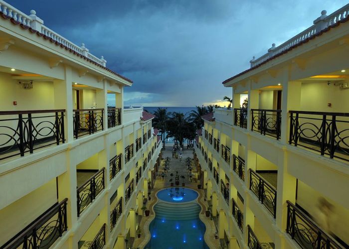 Golden Phoenix Hotel