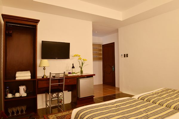 Deluxe Twin Room - Image 2