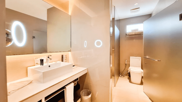 Deluxe Room - Image 2